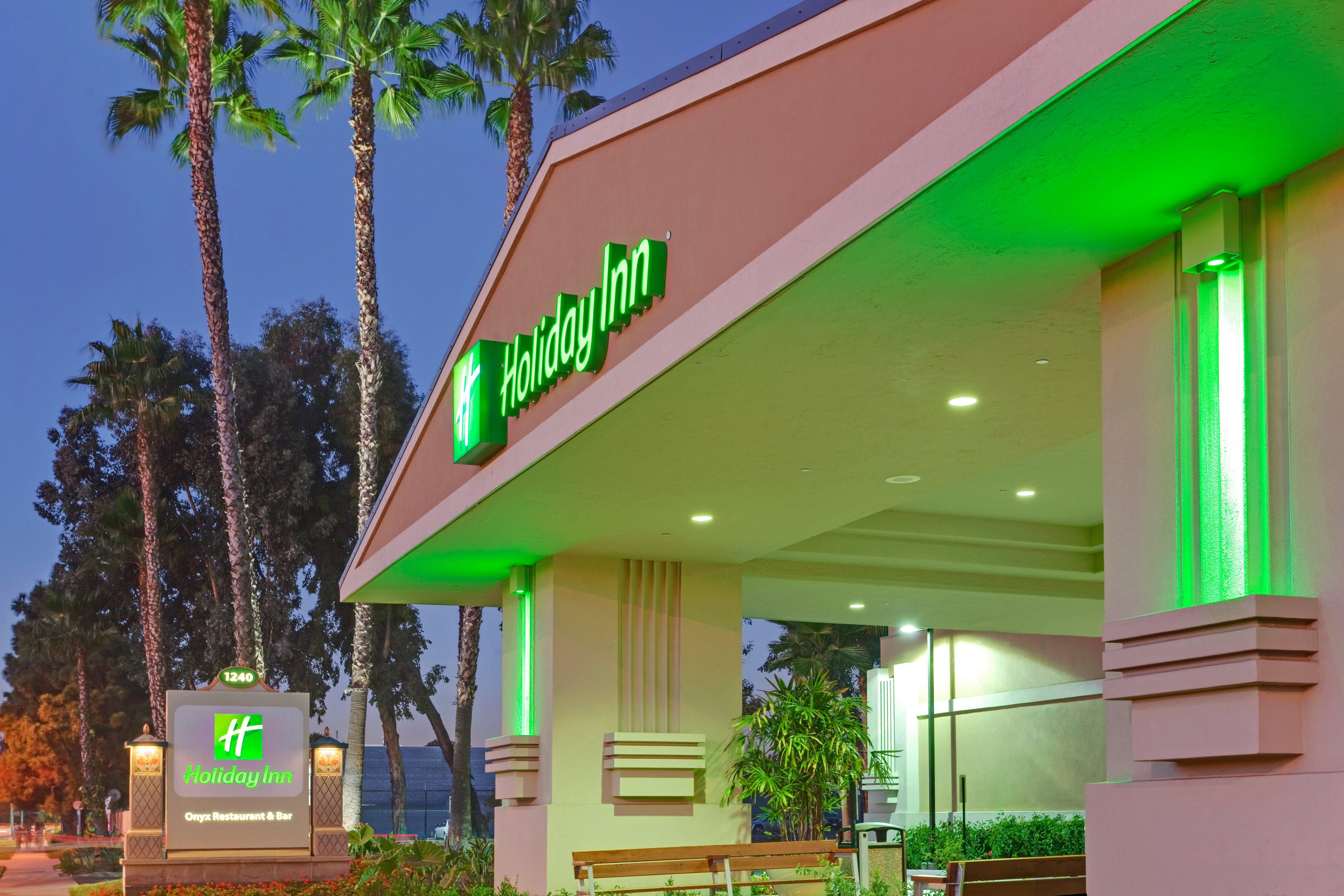 Holiday Inn Hotel & Suites Anaheim By Ihg Buitenkant foto