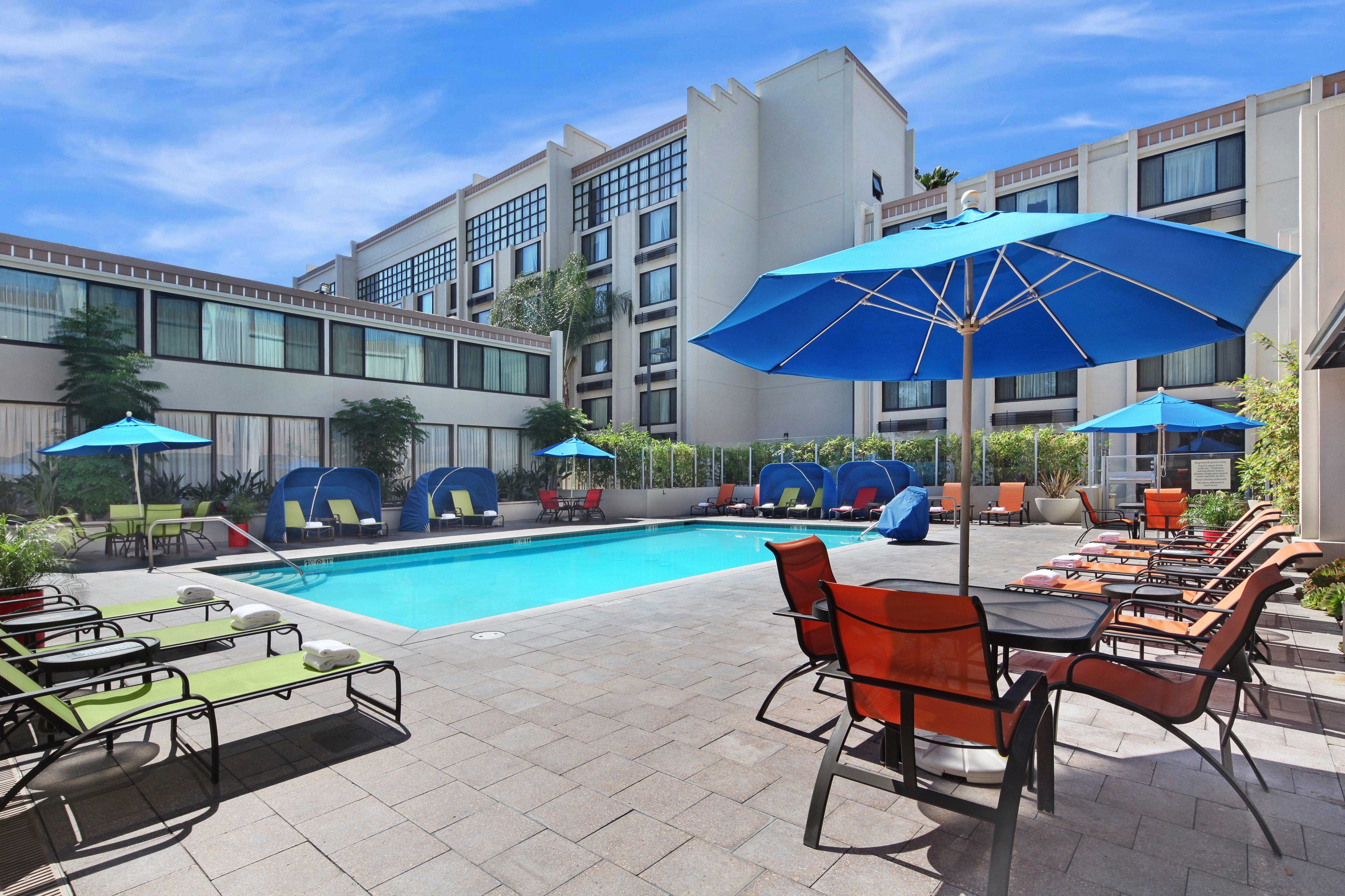 Holiday Inn Hotel & Suites Anaheim By Ihg Buitenkant foto