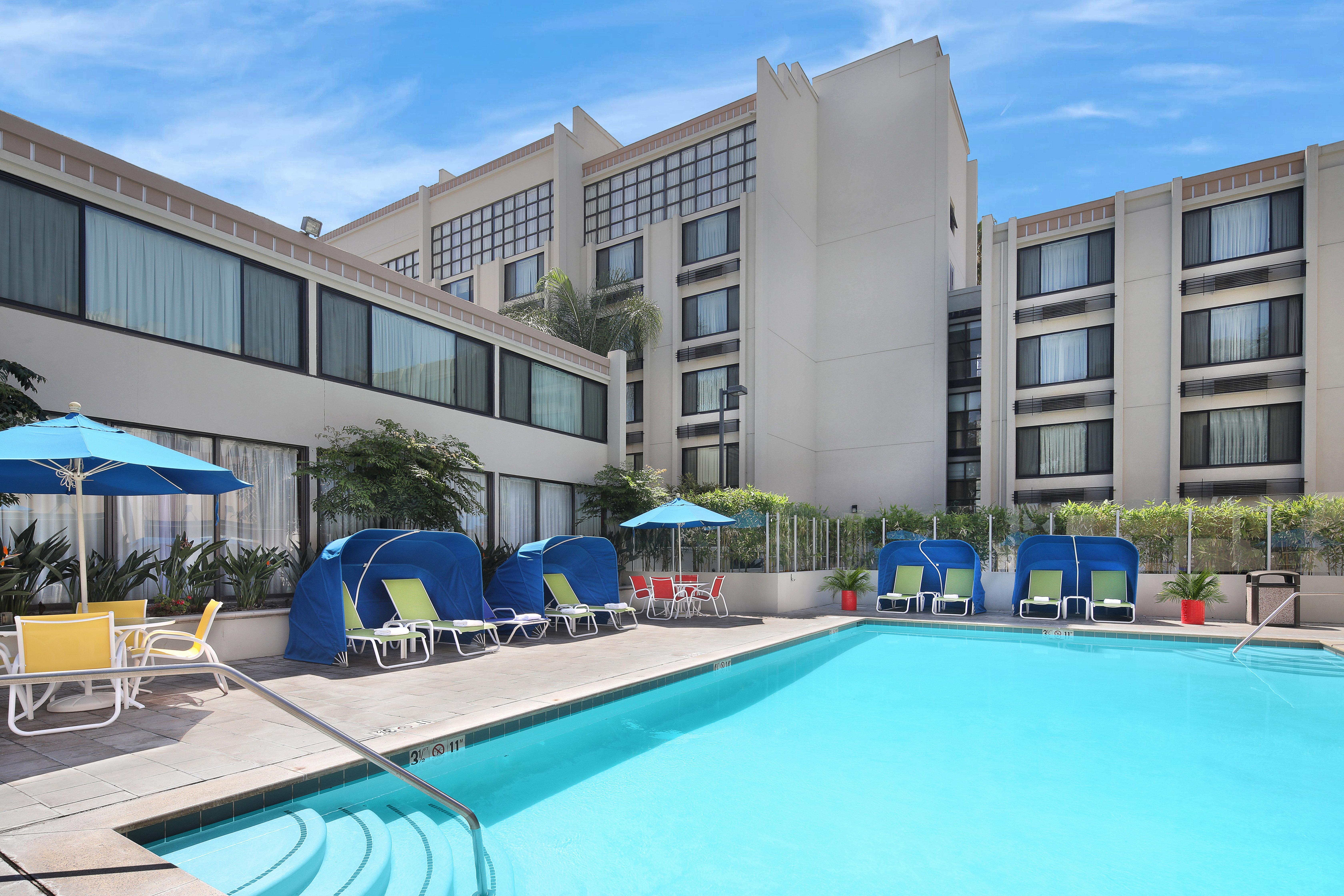 Holiday Inn Hotel & Suites Anaheim By Ihg Buitenkant foto