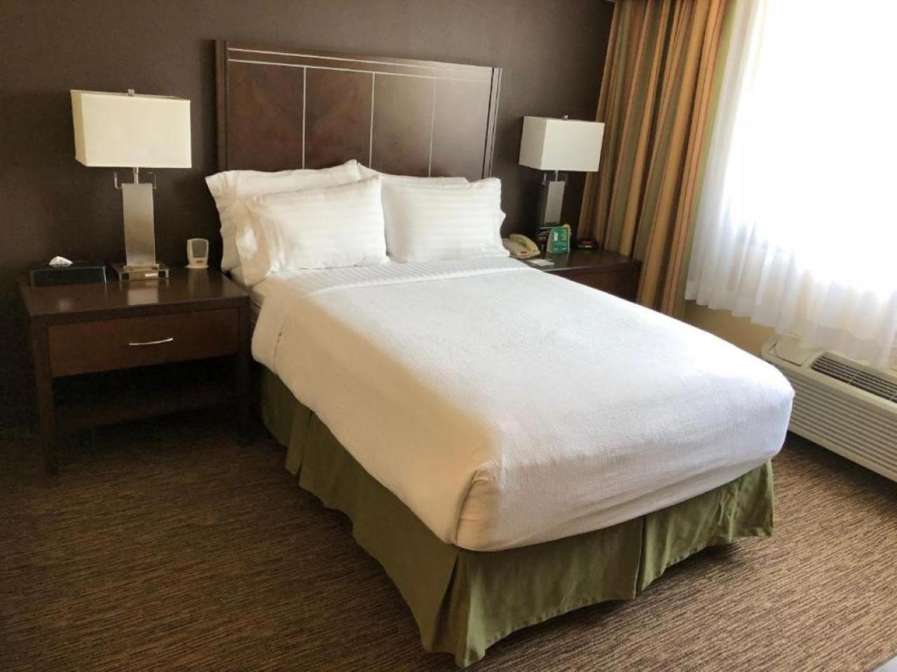 Holiday Inn Hotel & Suites Anaheim By Ihg Buitenkant foto