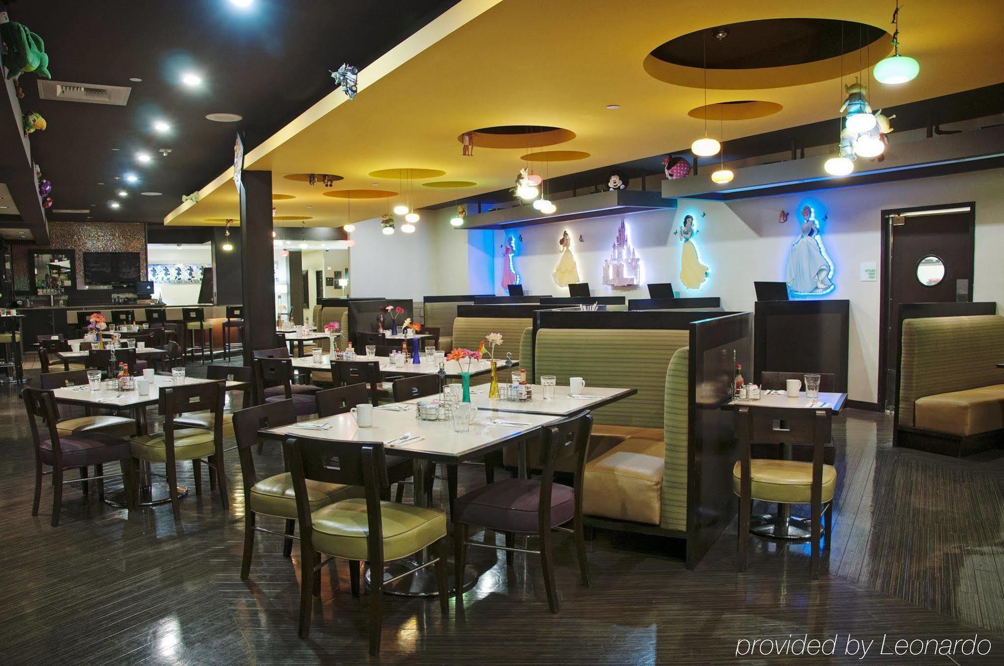 Holiday Inn Hotel & Suites Anaheim By Ihg Buitenkant foto